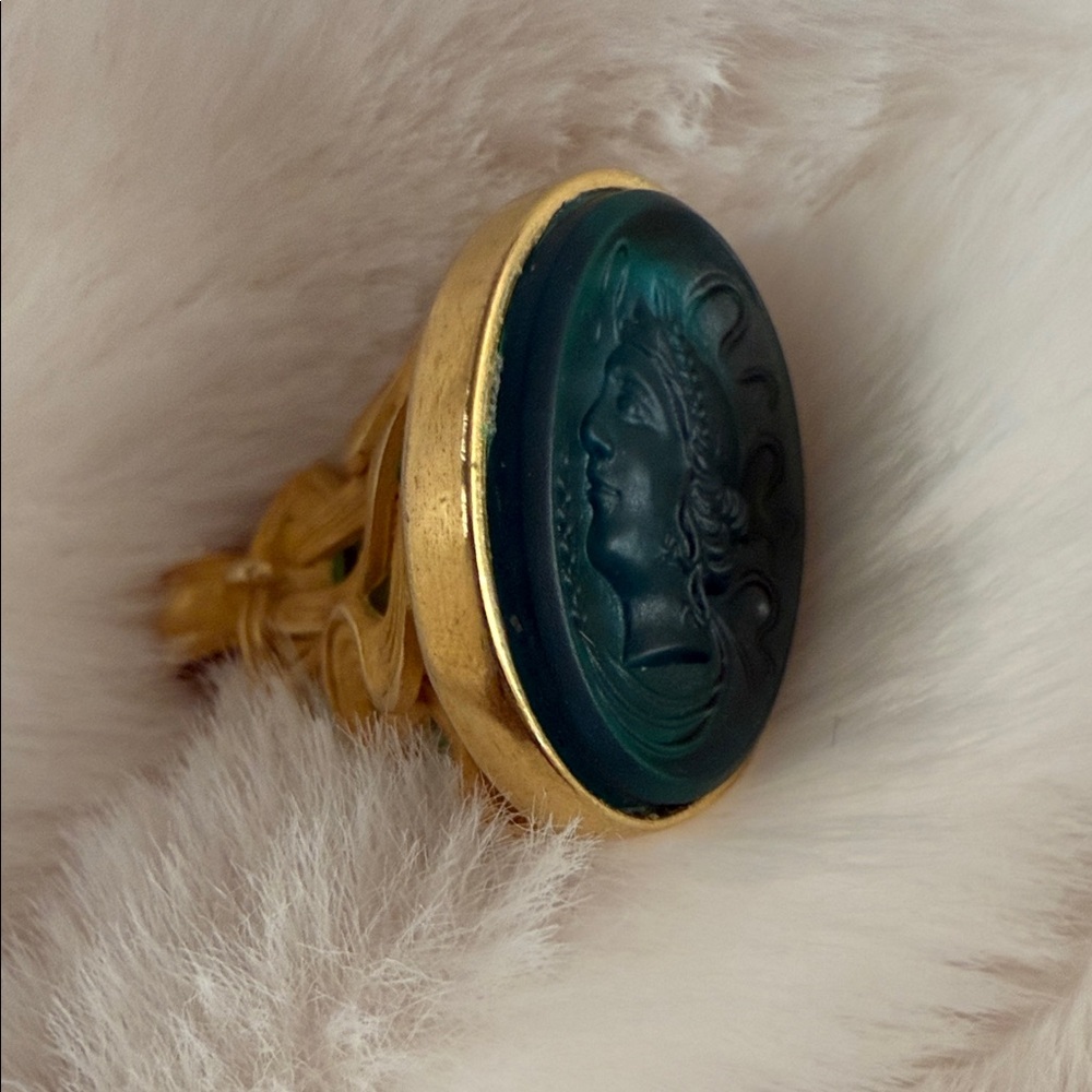 Unique Vintage Julie Vos Venetian Glass Cameo Intaglio Sea Green Stamp Pendant.